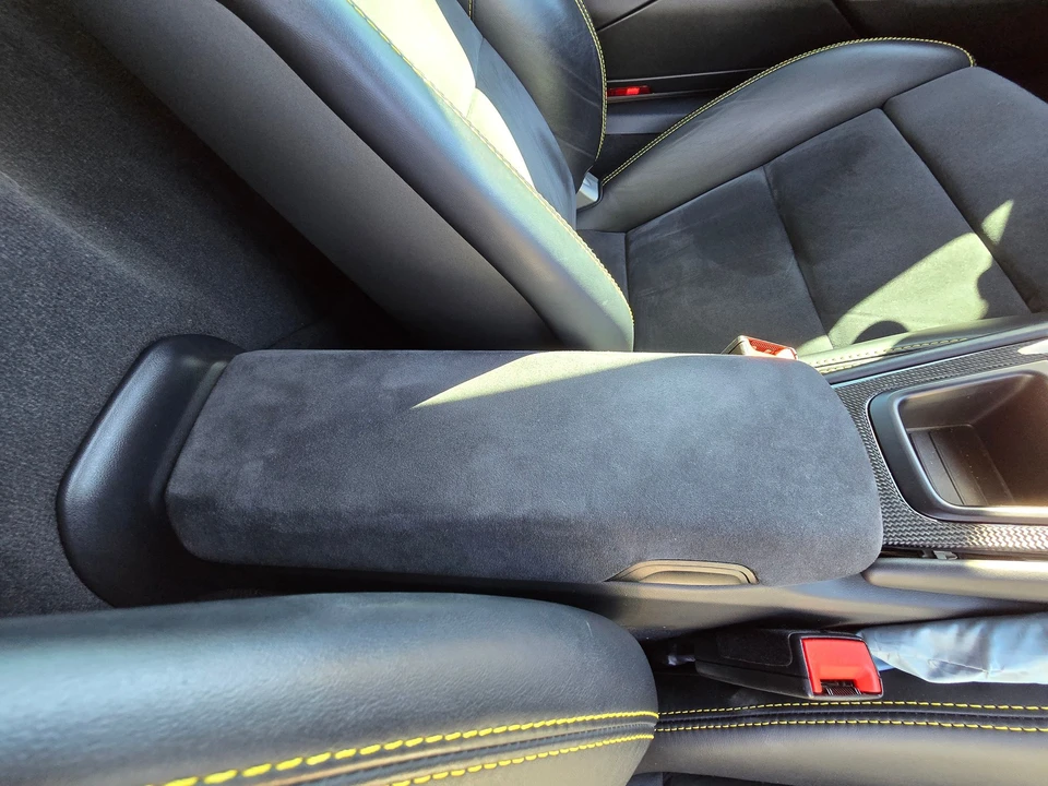 2016 Porsche 981 Cayman GT4 - Image 19 of 31