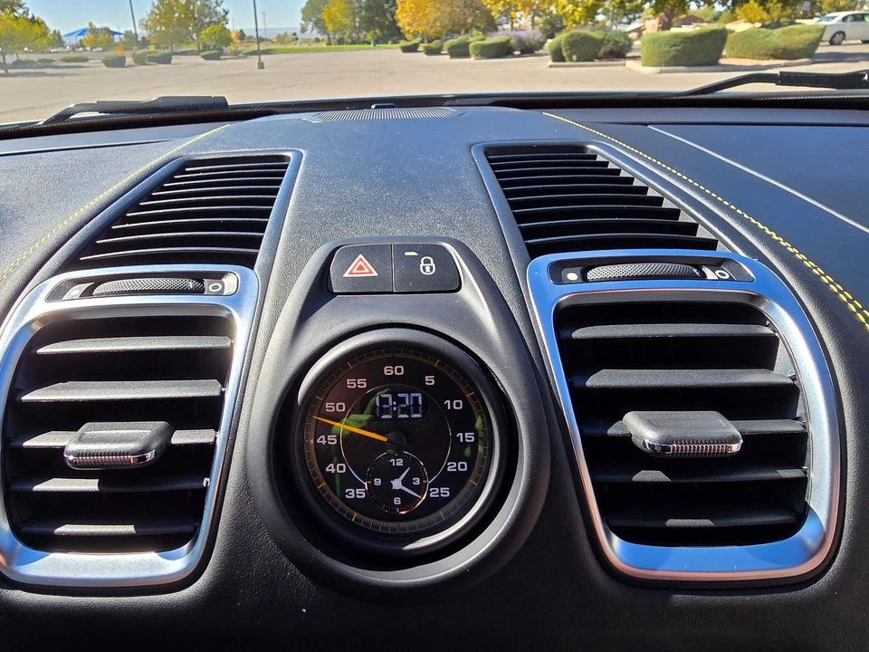 2016 Porsche 981 Cayman GT4 - Image 22 of 31