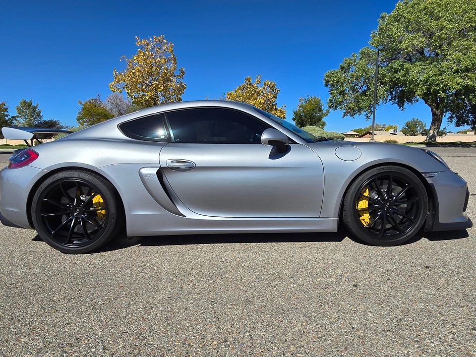 2016 Porsche 981 Cayman GT4 - Image 3 of 31