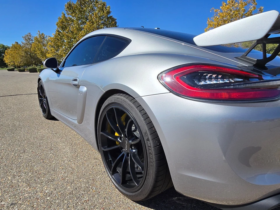2016 Porsche 981 Cayman GT4 - Image 8 of 31