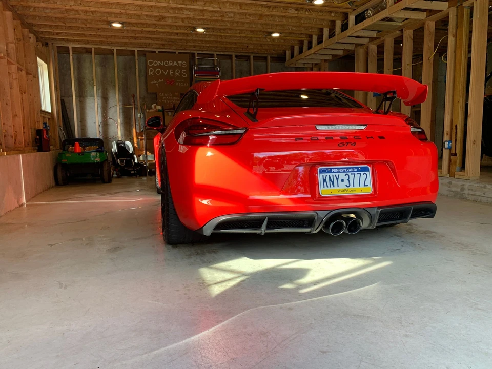 2016 Porsche 981 Cayman GT4 - Image 8 of 9