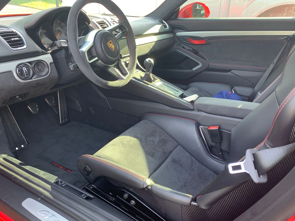 2016 Porsche 981 Cayman GT4 - Image 2 of 9