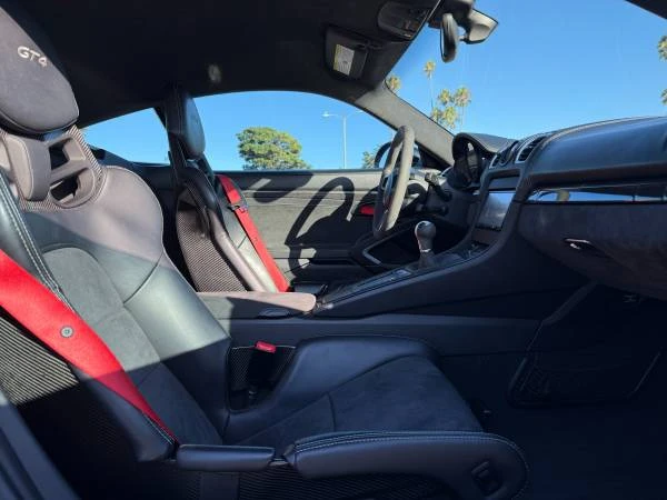 2016 Porsche 981 Cayman GT4 - Image 17 of 19