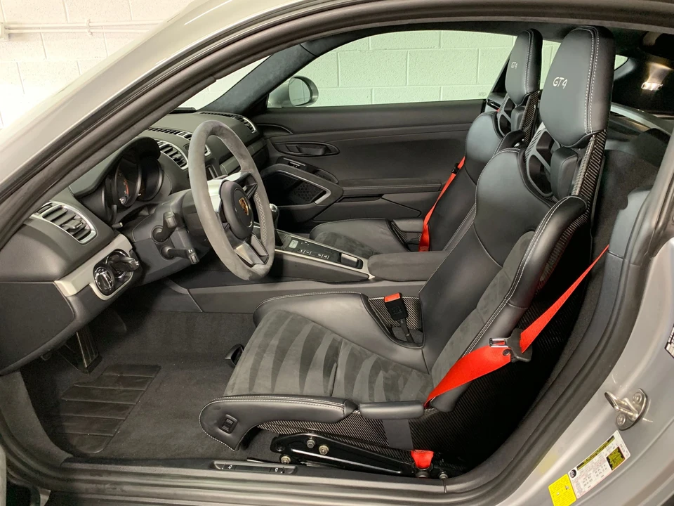 2016 Porsche 981 Cayman GT4 - Image 8 of 20
