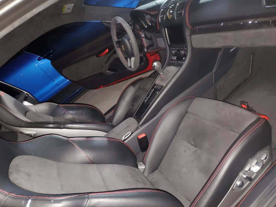 2016 Porsche 981 Cayman GT4 - Image 16 of 26