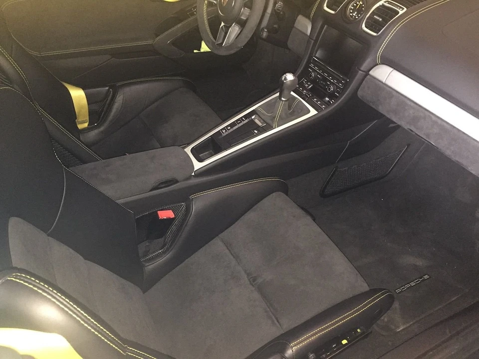 2016 Porsche 981 Cayman GT4 - Image 2 of 7