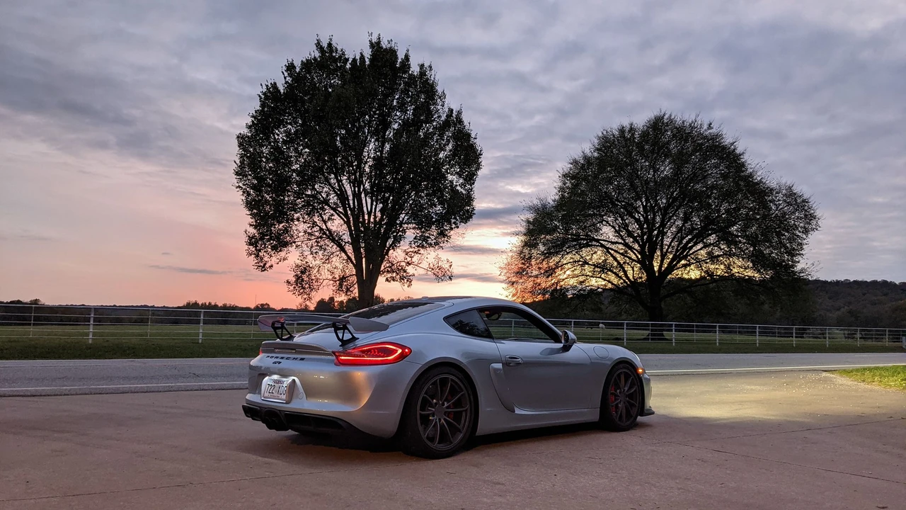 2016 Porsche 981 Cayman GT4 - Image 4 of 31