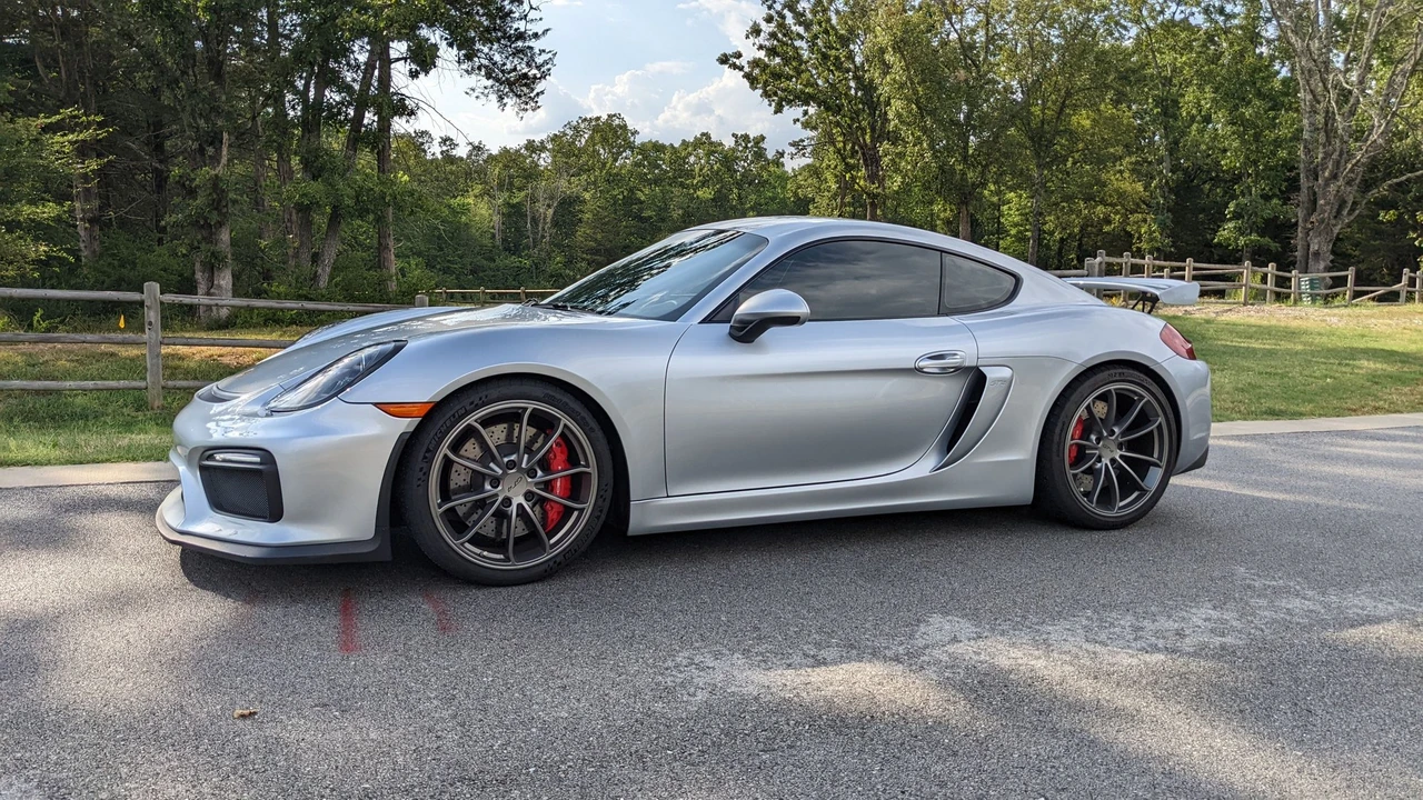 2016 Porsche 981 Cayman GT4 - Image 6 of 31
