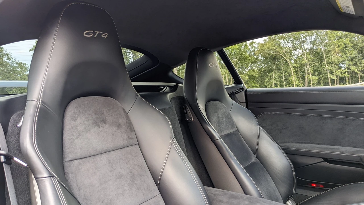 2016 Porsche 981 Cayman GT4 - Image 21 of 31