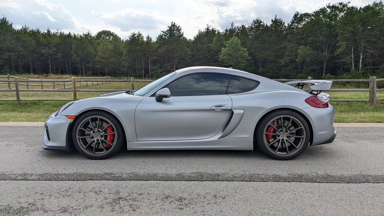 2016 Porsche 981 Cayman GT4 - Image 5 of 31