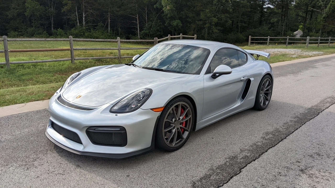 2016 Porsche 981 Cayman GT4 - Image 7 of 31