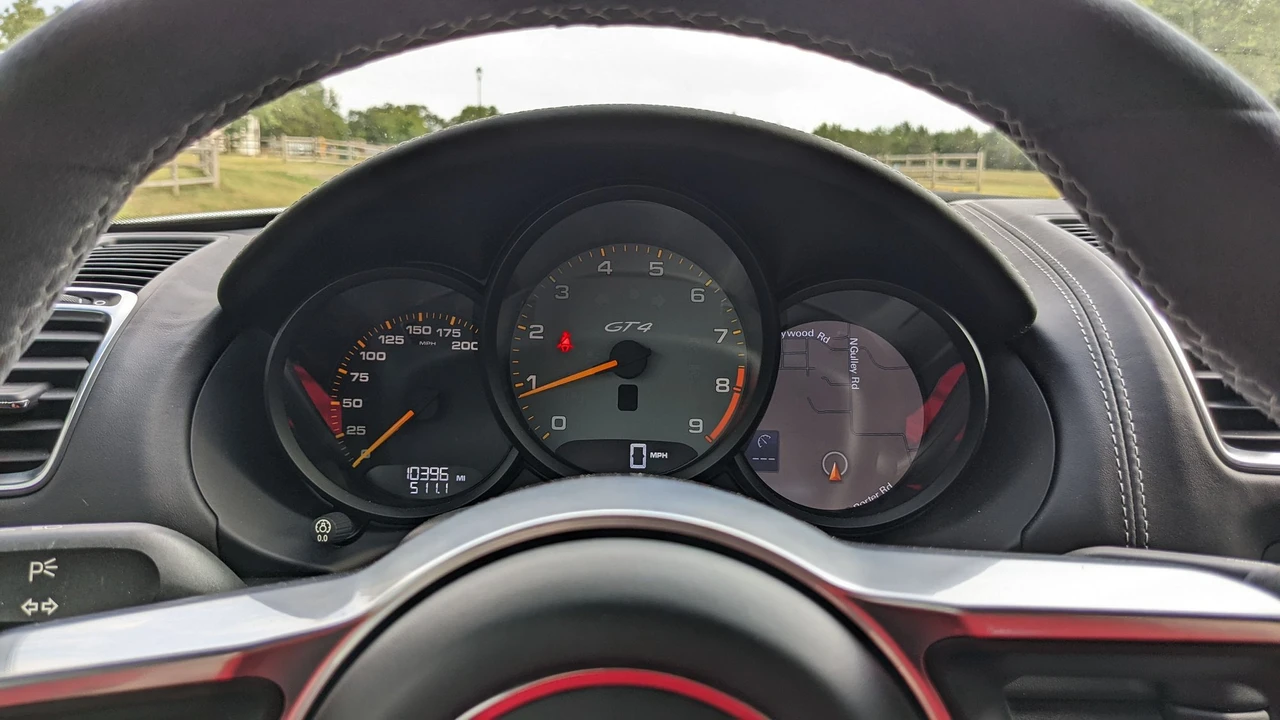 2016 Porsche 981 Cayman GT4 - Image 19 of 31