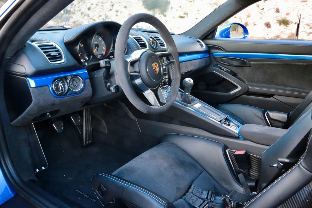 2016 Porsche 981 Cayman GT4 - Image 23 of 24