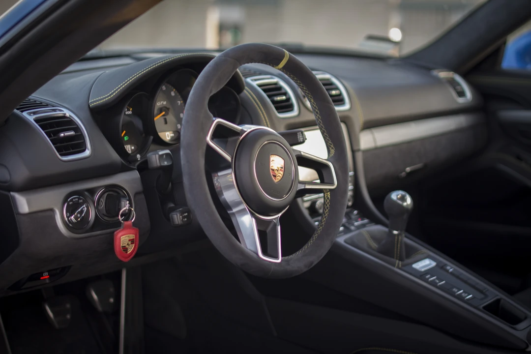 2016 Porsche 981 Cayman GT4 - Image 4 of 5