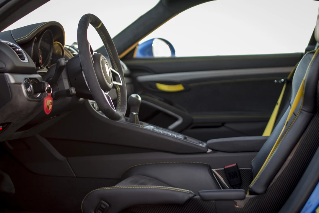 2016 Porsche 981 Cayman GT4 - Image 5 of 5