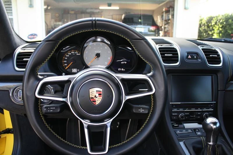 2016 Porsche 981 Cayman GT4 - Image 2 of 7