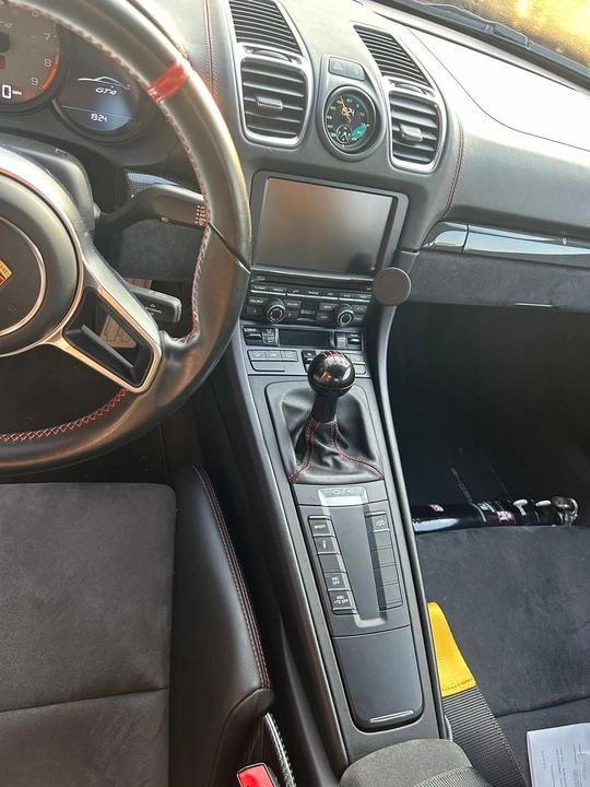 2016 Porsche 981 Cayman GT4 - Image 9 of 14