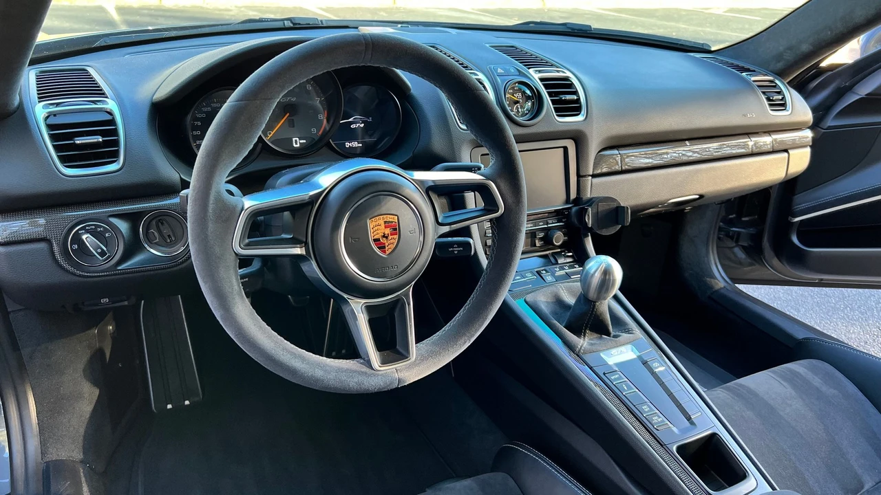 2016 Porsche 981 Cayman GT4 - Image 11 of 11