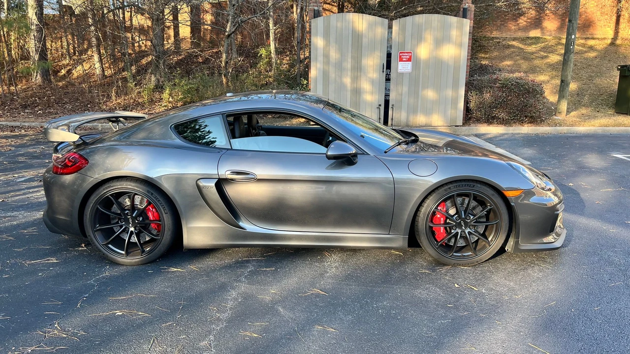 2016 Porsche 981 Cayman GT4 - Image 4 of 11
