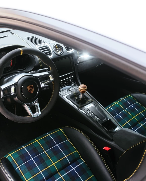 2016 Porsche 981 Cayman GT4 - Image 6 of 6