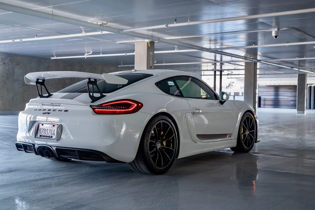 2016 Porsche 981 Cayman GT4 - Image 8 of 11