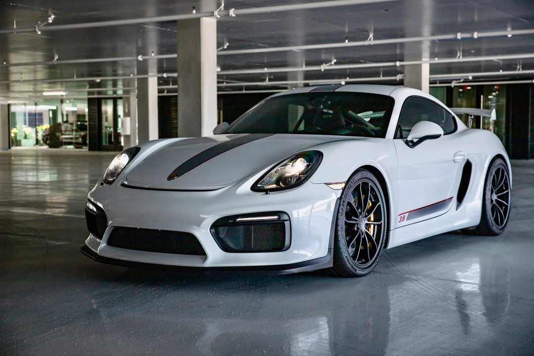 2016 Porsche 981 Cayman GT4 - Image 9 of 11
