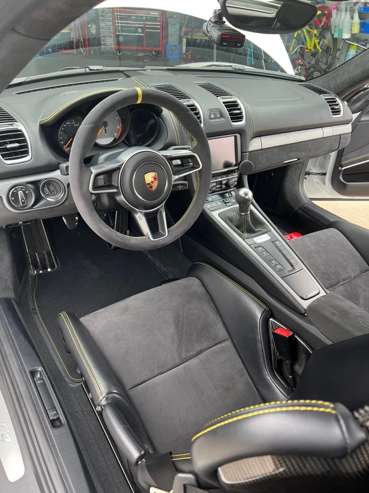 2016 Porsche 981 Cayman GT4 - Image 5 of 11