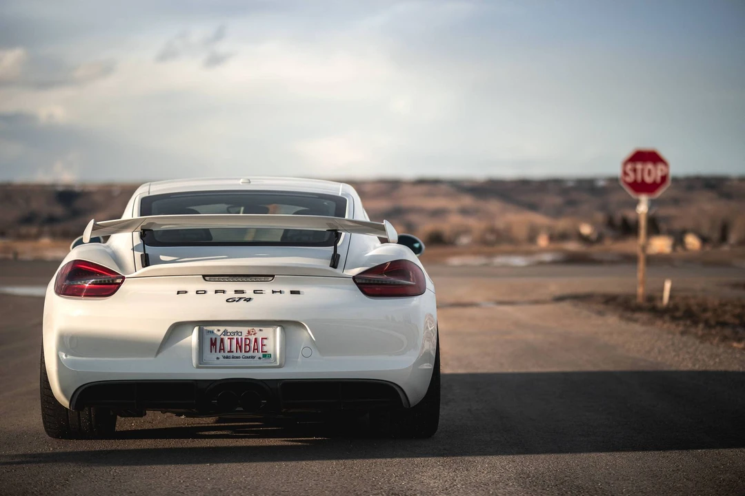 2016 Porsche 981 Cayman GT4 - Image 6 of 12