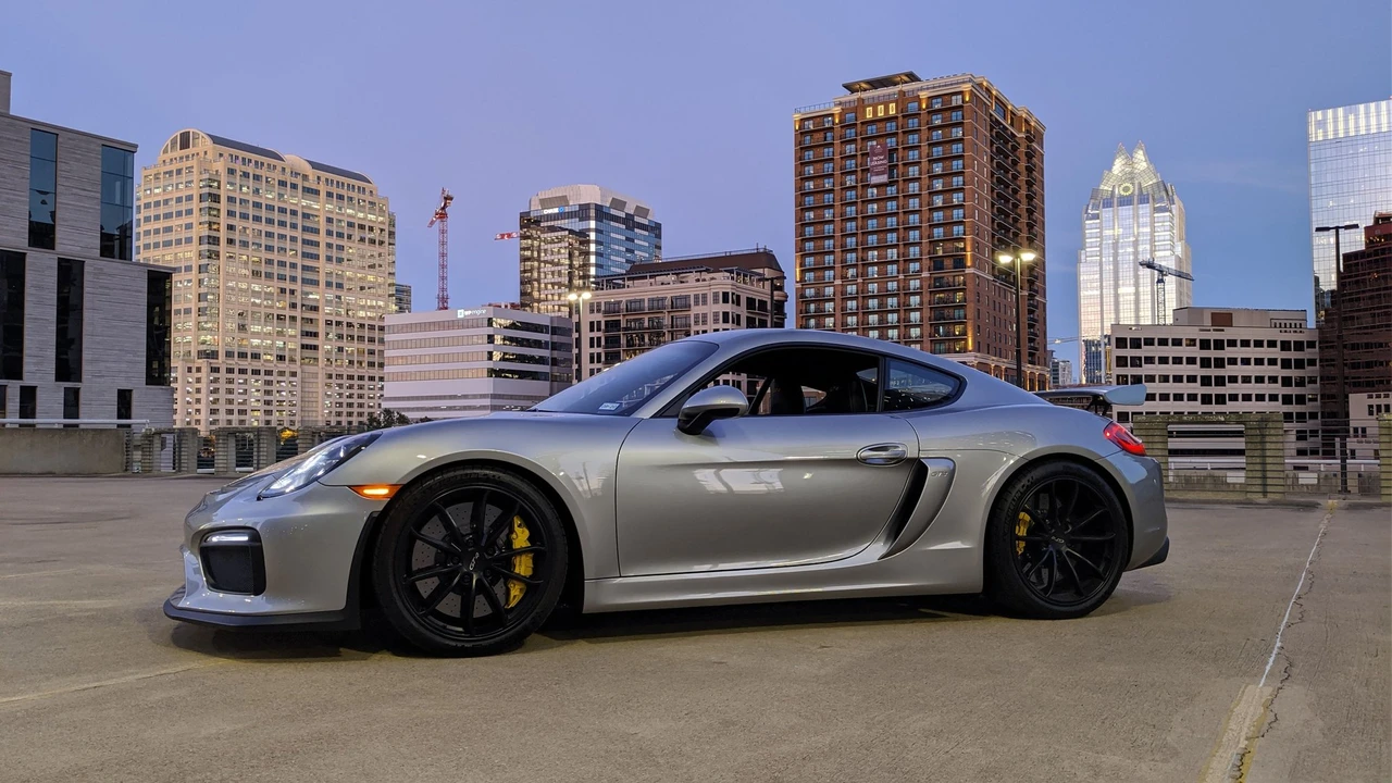 2016 Porsche 981 Cayman GT4 - Image 2 of 5
