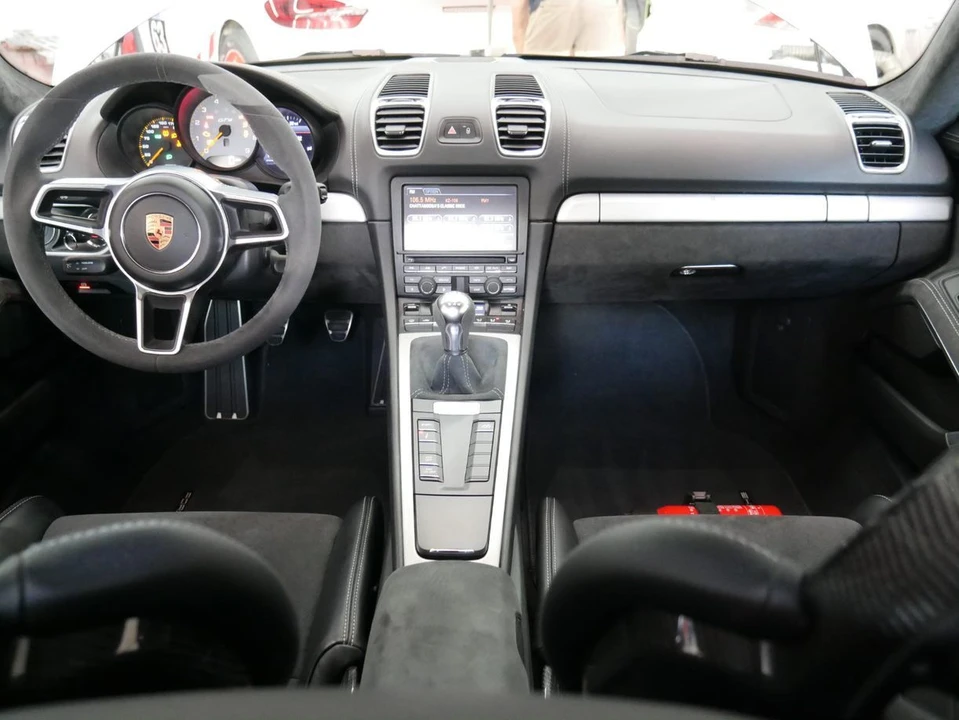 2016 Porsche 981 Cayman GT4 - Image 10 of 13
