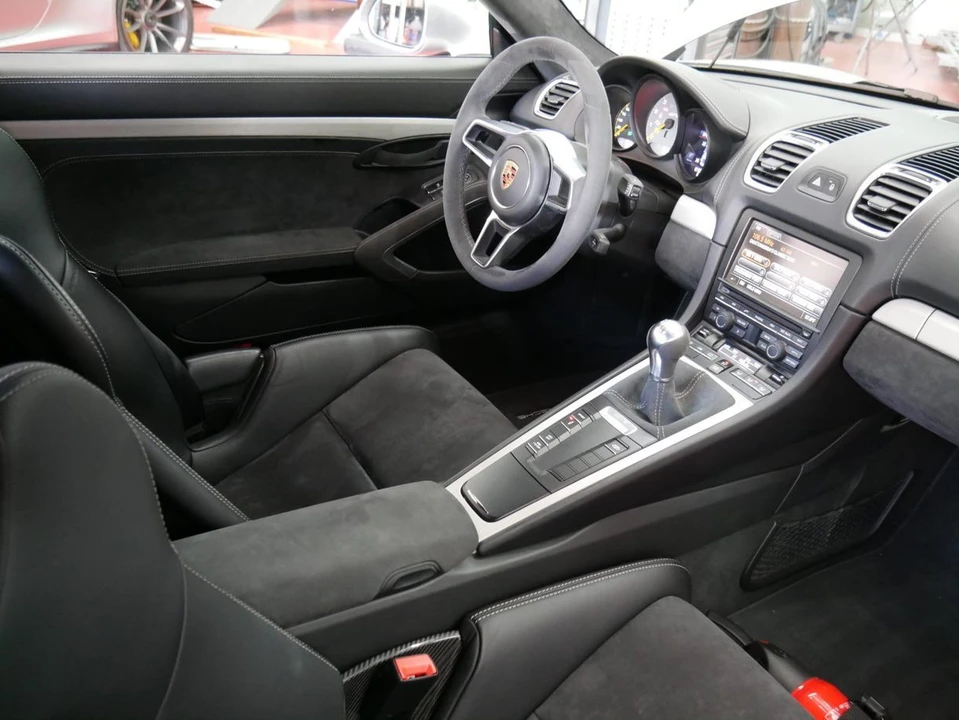 2016 Porsche 981 Cayman GT4 - Image 12 of 13