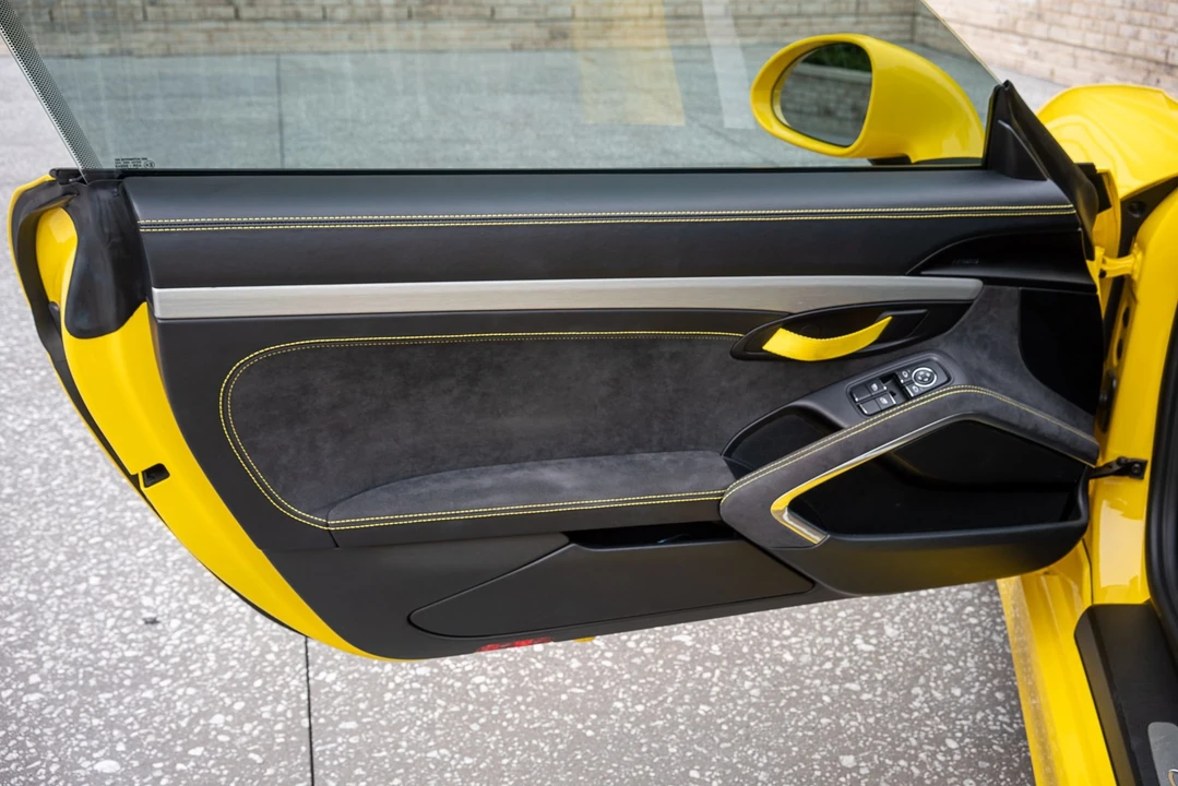 2016 Porsche 981 Cayman GT4 - Image 6 of 15