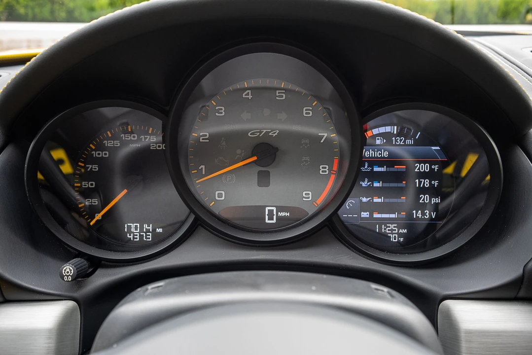 2016 Porsche 981 Cayman GT4 - Image 9 of 15