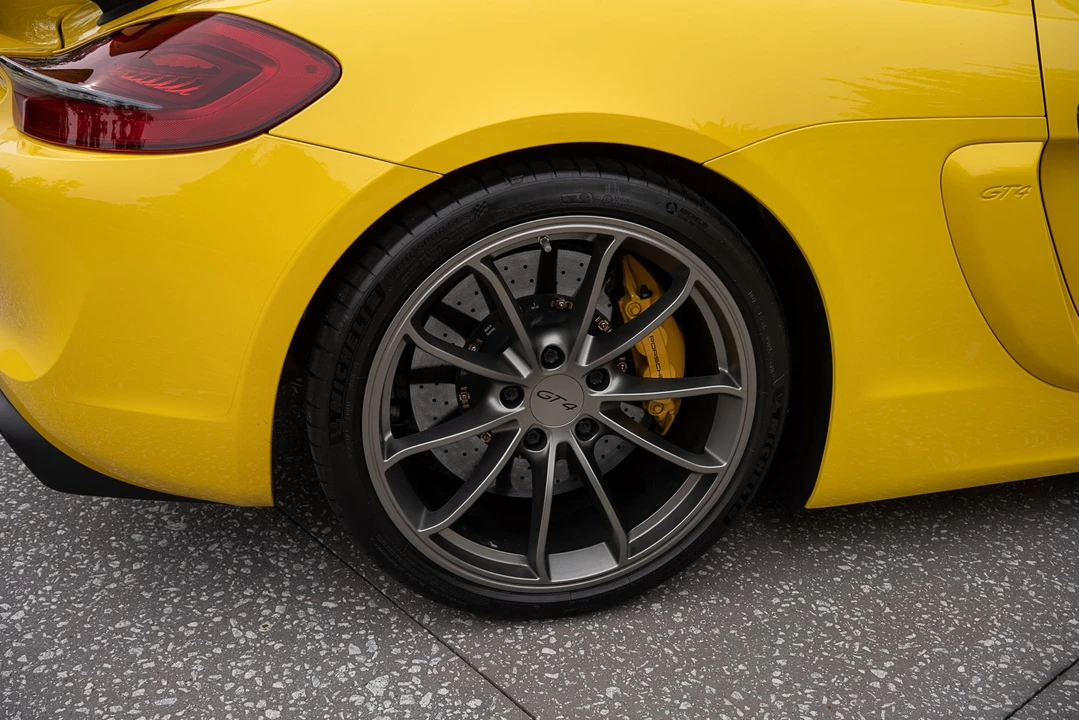 2016 Porsche 981 Cayman GT4 - Image 13 of 15