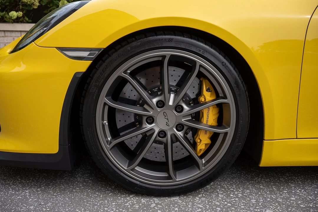 2016 Porsche 981 Cayman GT4 - Image 15 of 15