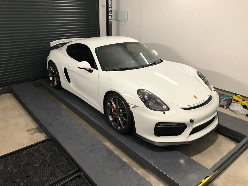2016 Porsche 981 Cayman GT4 - Image 2 of 6