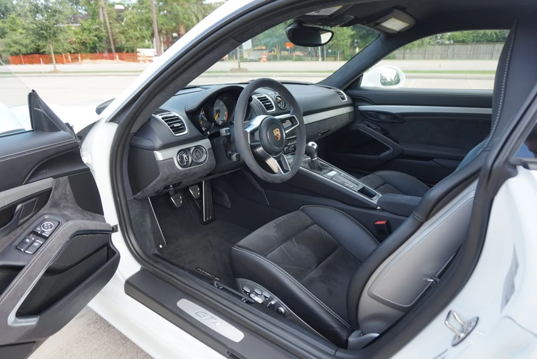 2016 Porsche 981 Cayman GT4 - Image 11 of 25