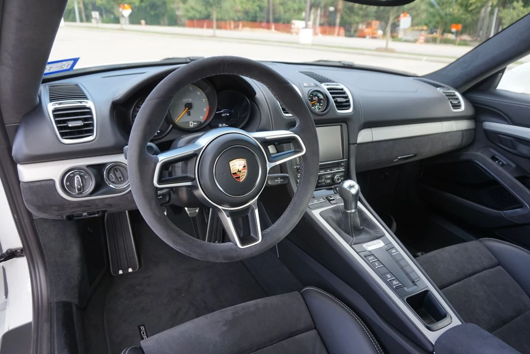 2016 Porsche 981 Cayman GT4 - Image 16 of 25