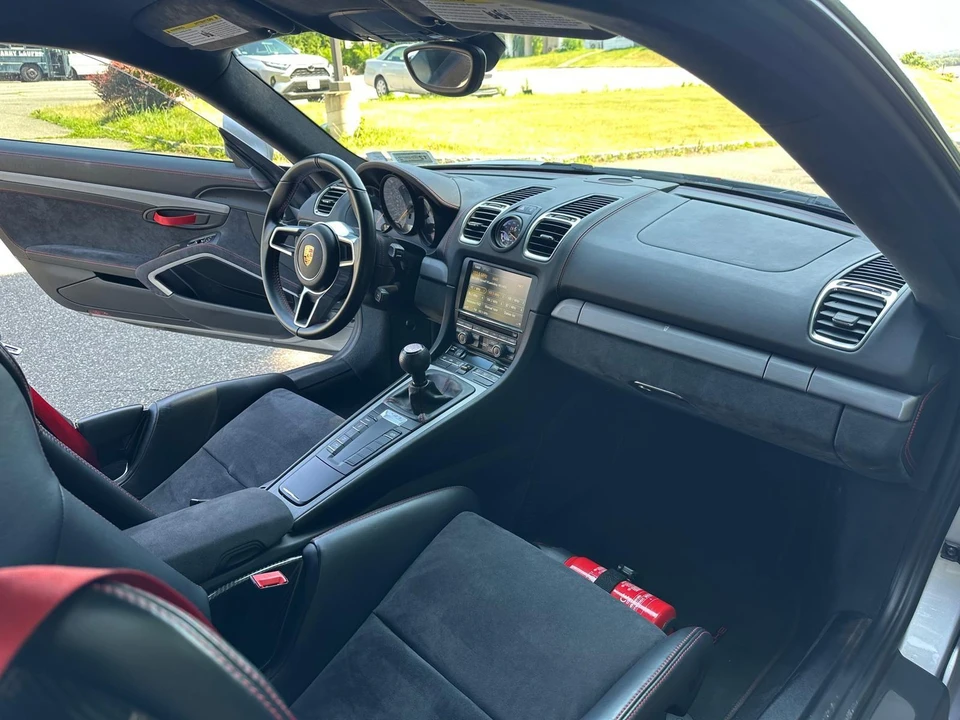 2016 Porsche 981 Cayman GT4 - Image 12 of 27