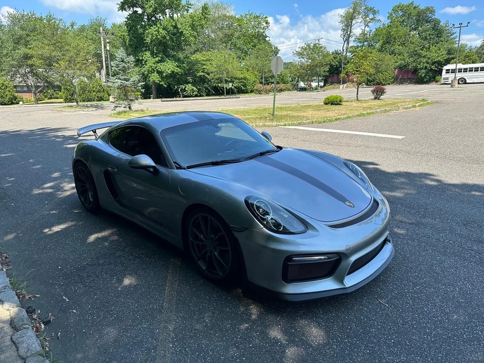 2016 Porsche 981 Cayman GT4 - Image 3 of 27