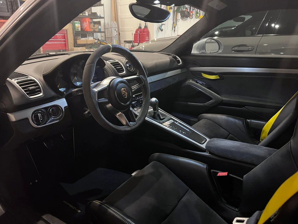 2016 Porsche 981 Cayman GT4 - Image 8 of 13