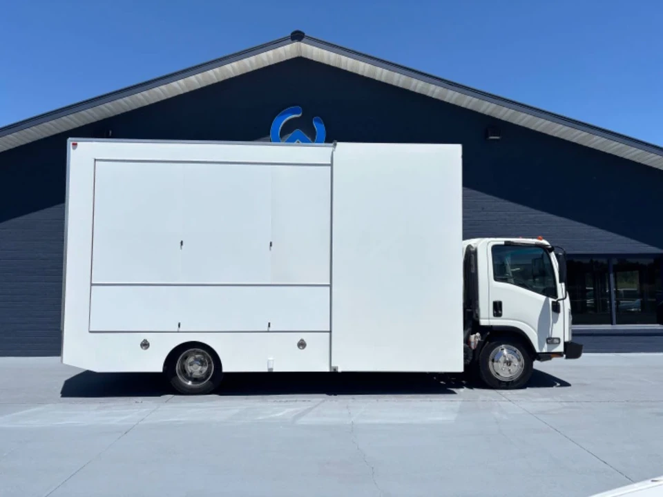 2016 Chevrolet Kodiak - Image 2 of 12