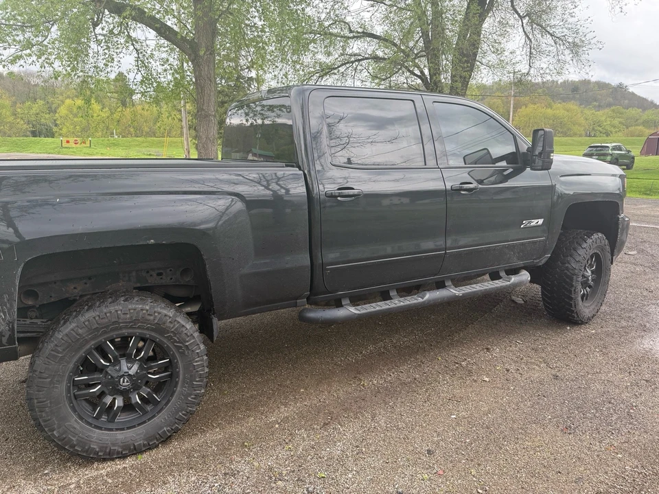 2016 Chevrolet - Image 4 of 11