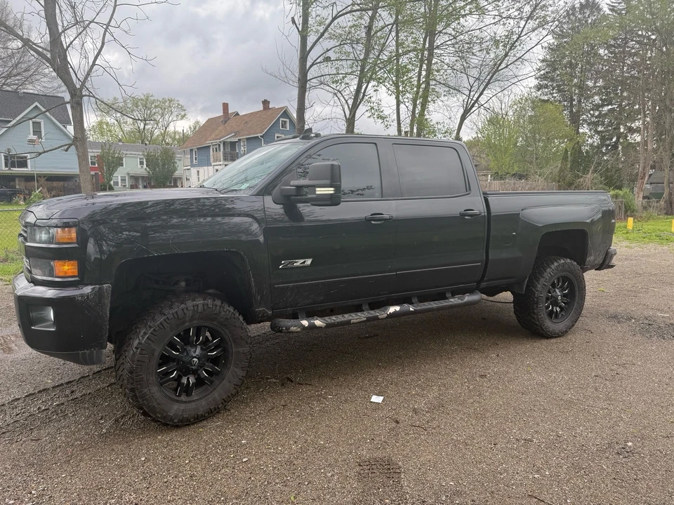 2016 Chevrolet - Image 2 of 11