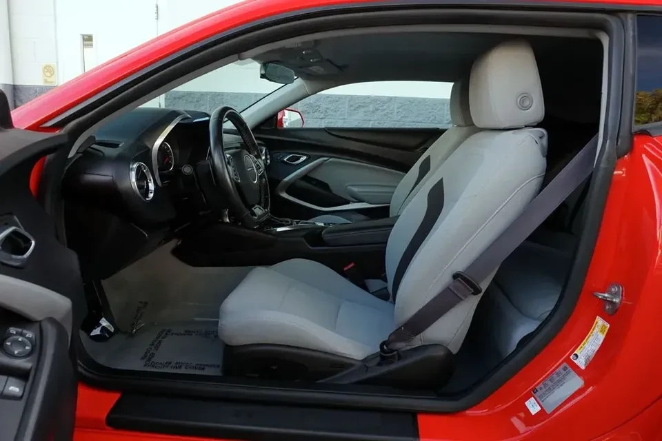 2016 Chevrolet Camaro 6th Gen - Image 6 of 9
