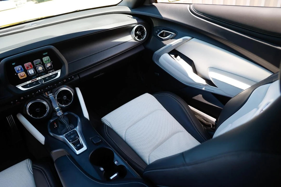 2016 Chevrolet Camaro SS 6th Gen - Image 22 of 31