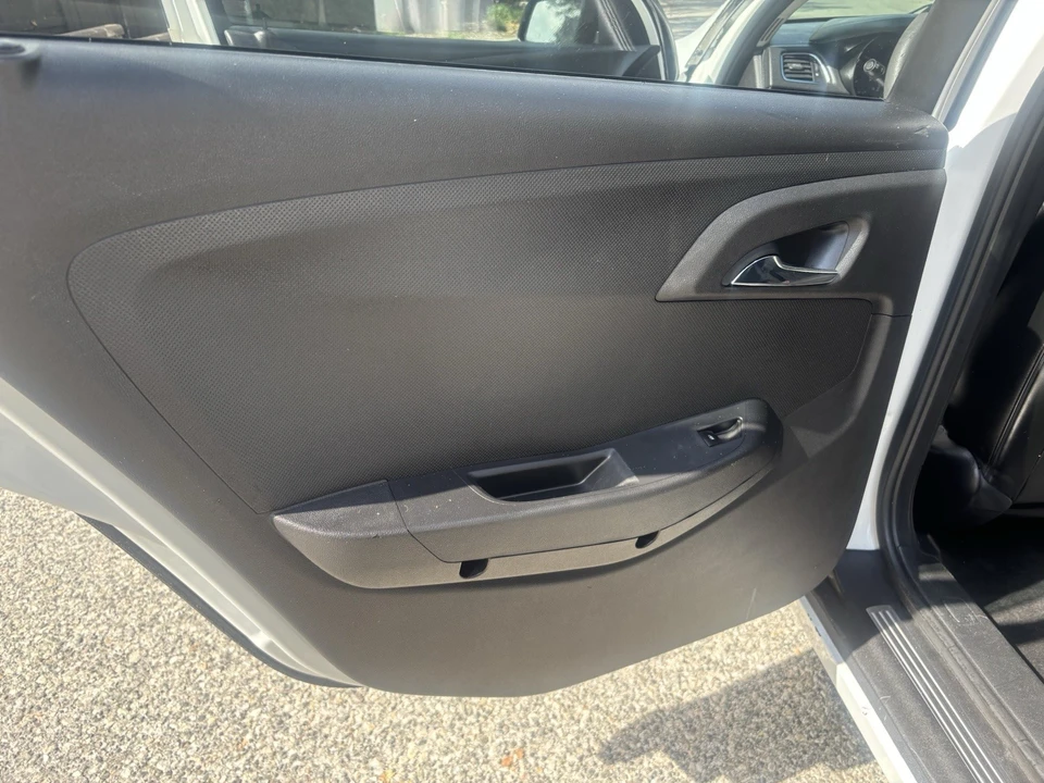 2016 Chevrolet Caprice - Image 11 of 17