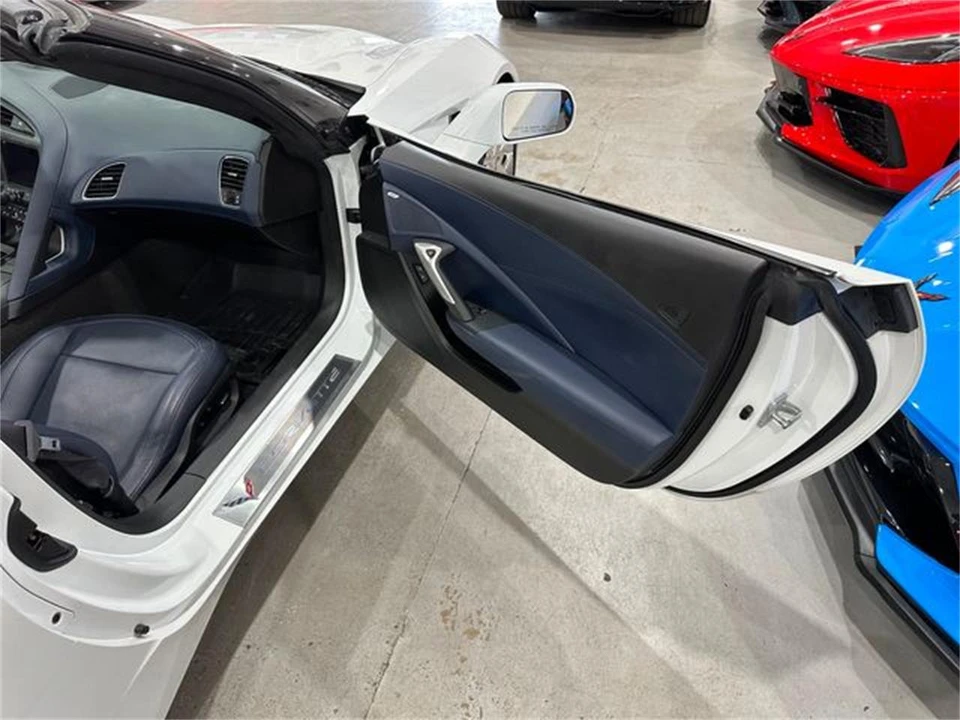 2016 Chevrolet Corvette C7 - Image 15 of 30