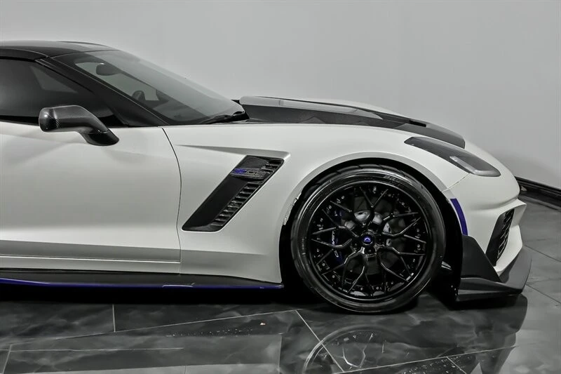 2016 Chevrolet Corvette C7 Z06 - Image 12 of 31