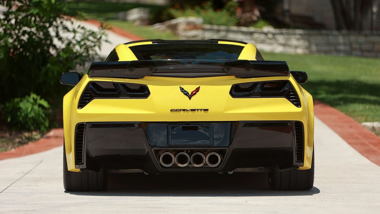 2016 Chevrolet Corvette C7 Z06 - Image 2 of 31